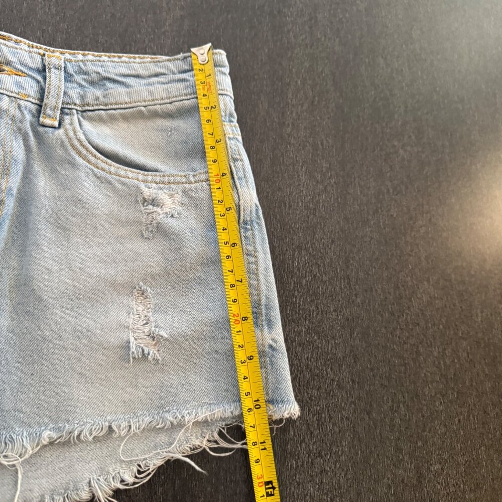 Zara Basic Z1975 Denim Womens Distressed Cut Off Light Blue Shorts, Size 4 - Picture 6 of 8